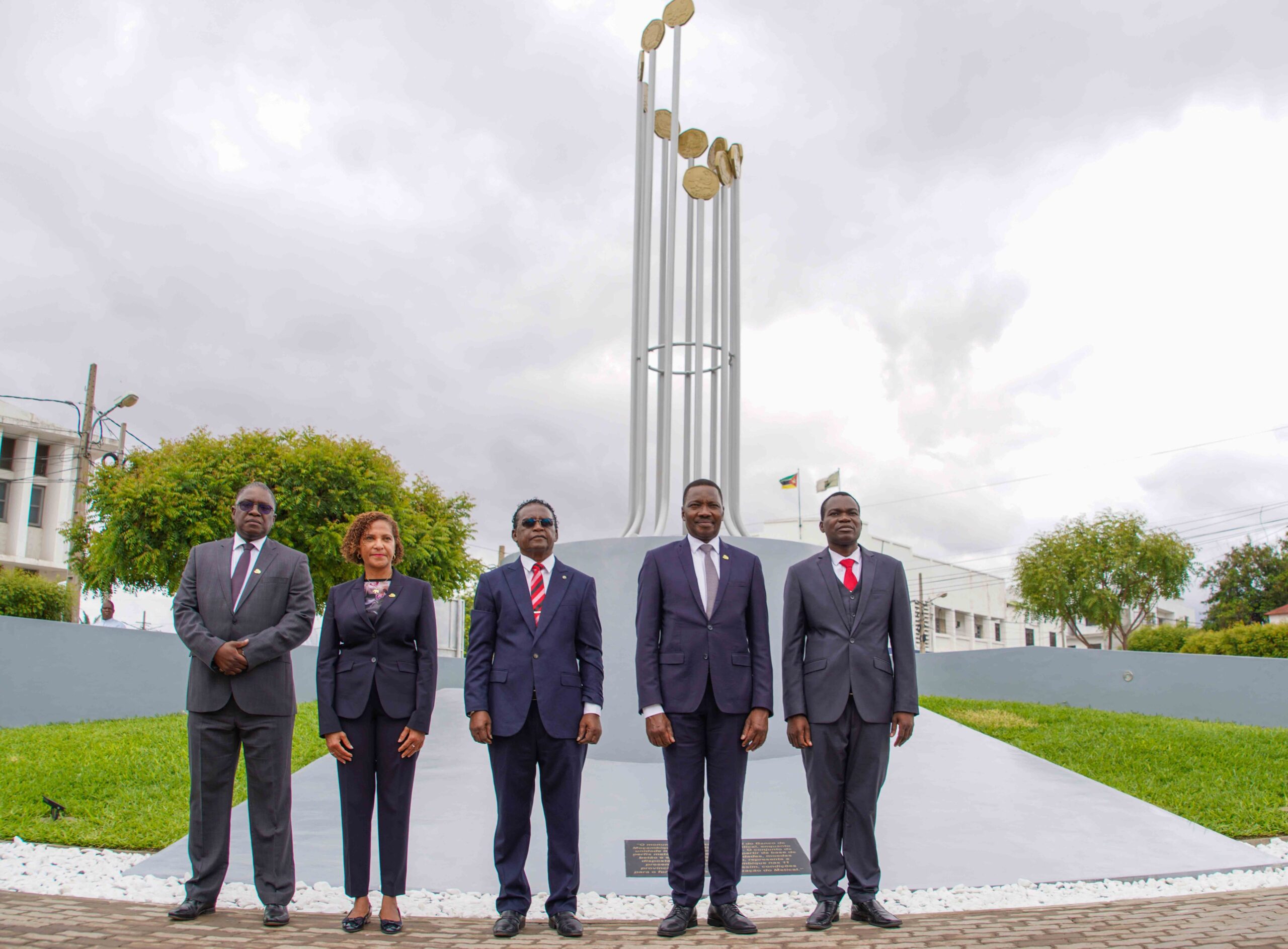 Governador Zandamela Preside Inauguração da Praça do Metical na Cidade de Tete